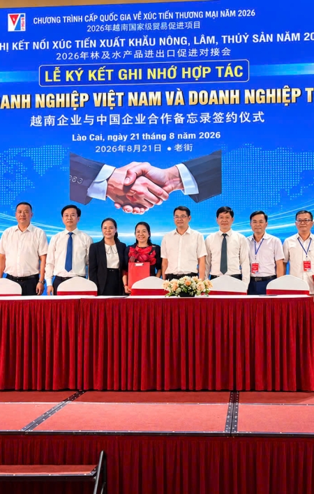 Ảnh các cán bộ ban ngành, các đoàn từ khắp nơi 